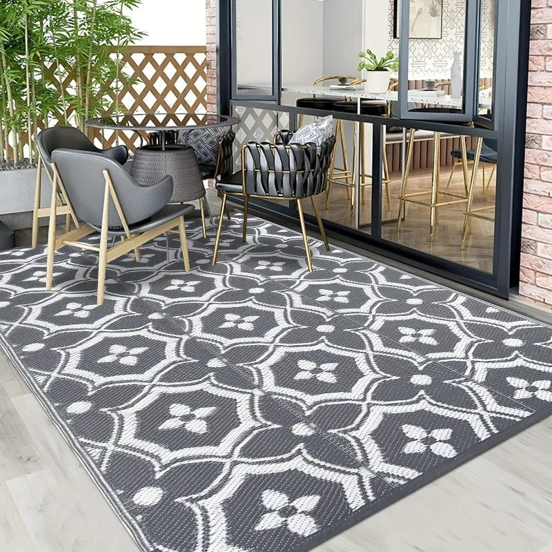 Tapis bohème pliable blanc et chocolat sur terrasse