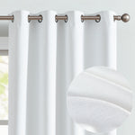 Rideau blanc élégant pour salon, équipé d'anneaux métalliques robustes, idéal pour un style moderne et lumineux. Ajustement parfait pour fenêtres standards, offrant intimité et élégance. Design minimaliste et moderne, facile à installer.