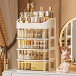Boîte de rangement cosmétiques organisée sur une commode