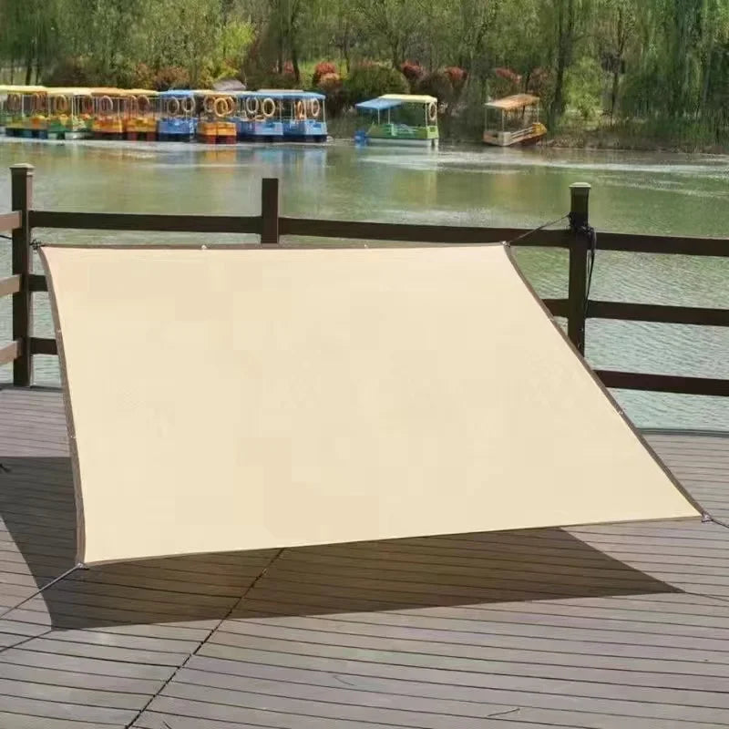 Voile d'ombrage rectangulaire 2x3 m rouge installée sur pergola