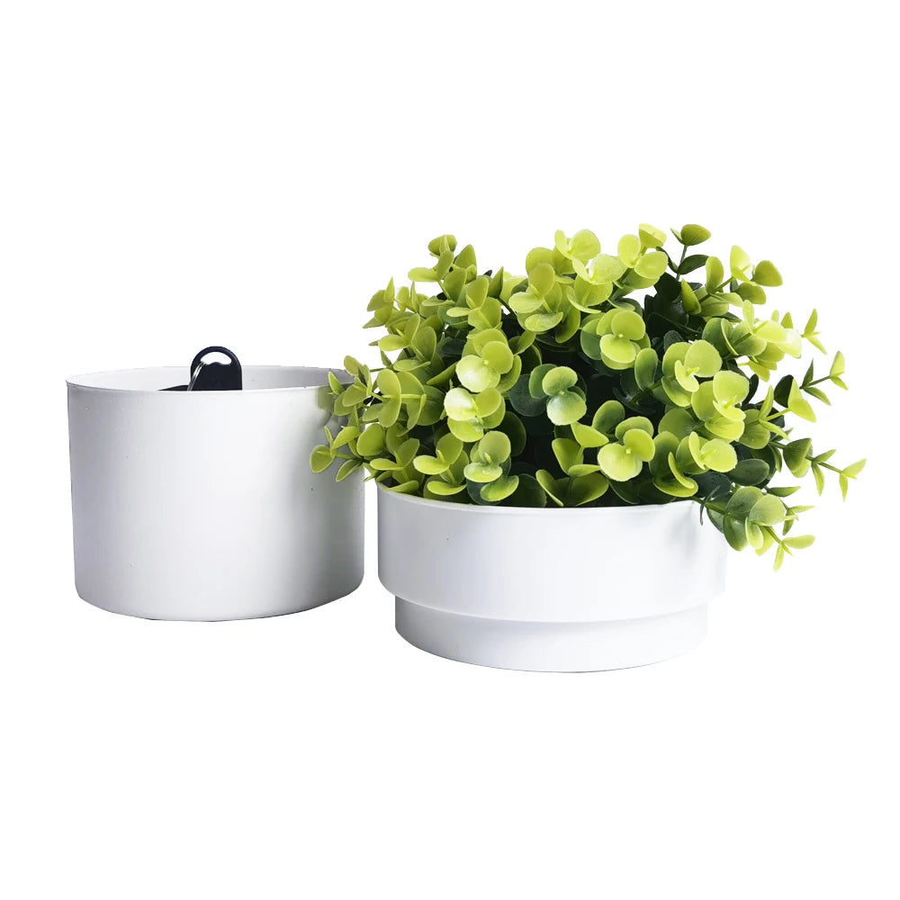 Pot de fleur double couche dans un intérieur moderne