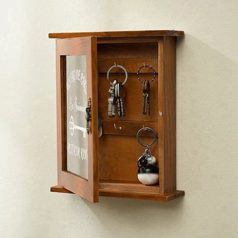 Comparaison de la boîte à clés avec d'autres décorations en bois