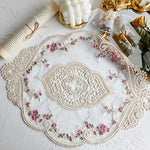 Napperon en dentelle dans une cuisine moderne