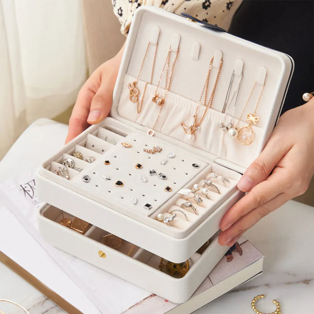 Boîte à bijoux verte avec séparateurs amovibles