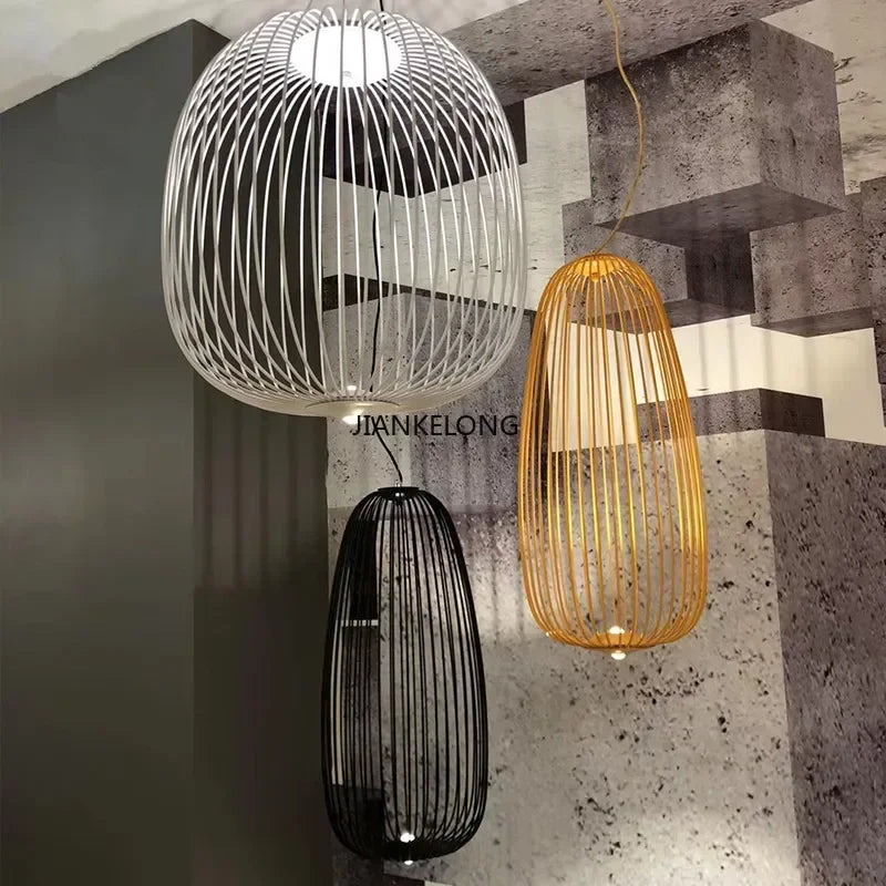 Lampe suspension blanche design en forme de cage à oiseaux vue de face
