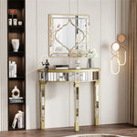 Cette console dorée et miroir ciselé créent un espace élégant et raffiné, mettant en valeur des accessoires décoratifs et la décoration florale.