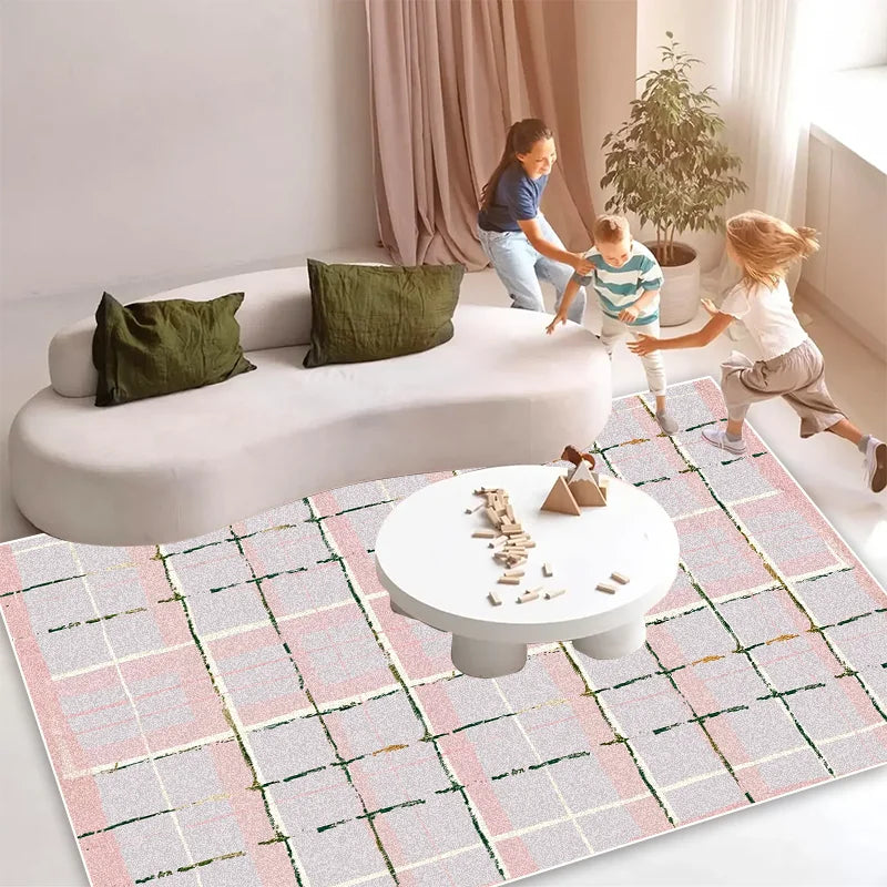 Dans cette image, on voit plusieurs enfants jouant et s'amusant dans une pièce confortable et chaleureuse, avec des meubles et décorations modernes et colorés.
