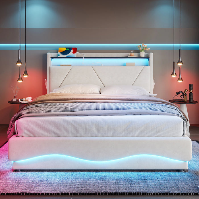 Lit capitonné gris clair avec tête de lit LED dans une chambre moderne