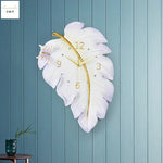 Horloge murale 3D design moderne couleur blanche dans un salon contemporain