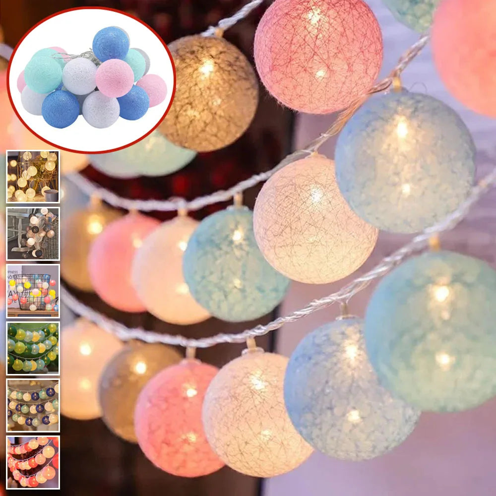 Guirlande lumineuse boules de coton LED blanche suspendue dans un salon