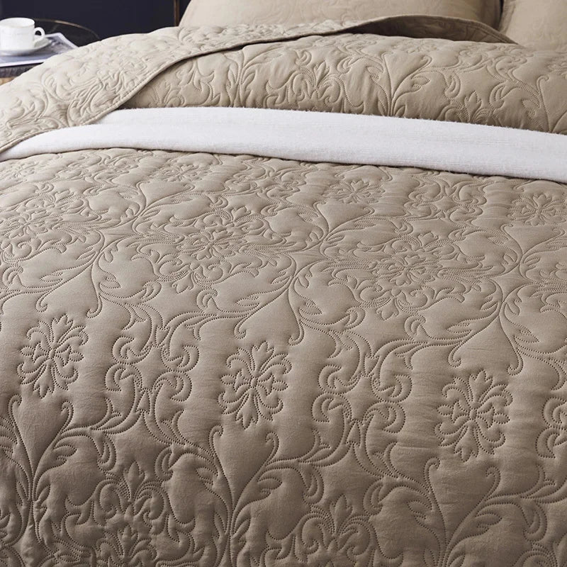 Couvre-lit matelassé jacquard uni bourgogne 220x240 cm