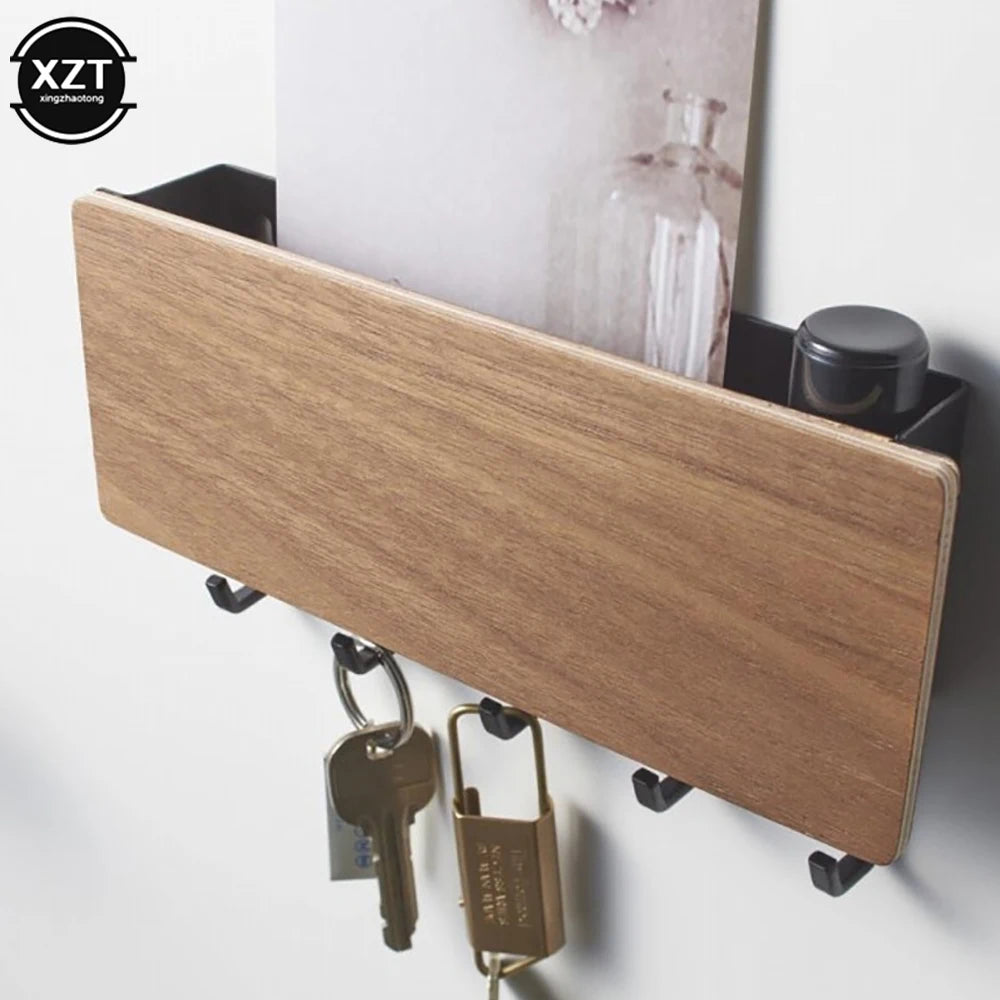 Porte-clés mural déco en bois gris clair pour rangement pratique