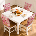 Housse de chaise de Noël sur chaise de salle à manger