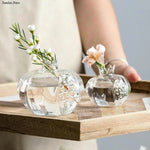 Vase en verre grenade transparent décoration intérieur nordique