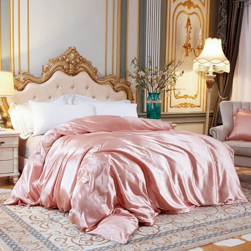 Parure de lit en satin lavé 4 pièces sur un lit double
