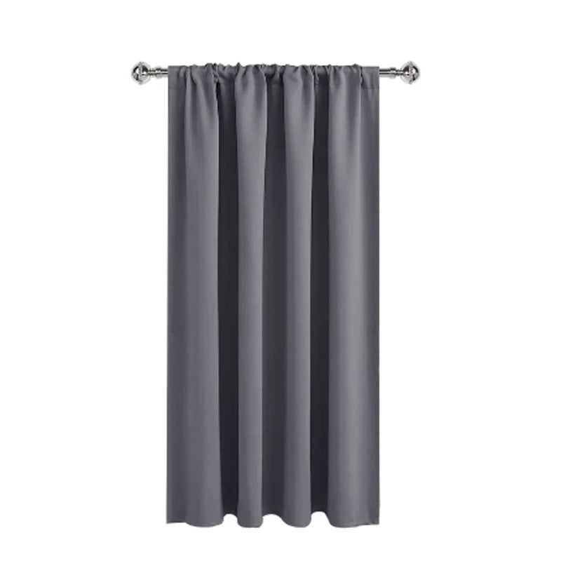 Rideau gris offrant un style moderne pour la décoration intérieure, idéal pour ajouter une touche d'élégance à votre salon ou chambre à coucher, facile à installer avec un dispositif de suspension classique.