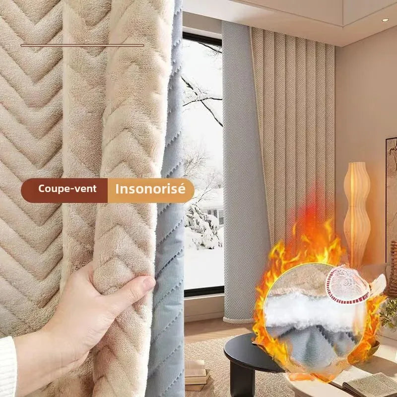 Rideaux isolants pour fenêtres avec motifs en chevrons, idéals pour la protection thermique et acoustique. Parfaits pour un intérieur moderne, ces rideaux coupe-vent offrent un confort optimal en maintenant la chaleur à l'intérieur. Profitez d'une ambiance chaleureuse et calme tout en ajoutant une touche élégante à votre décoration.