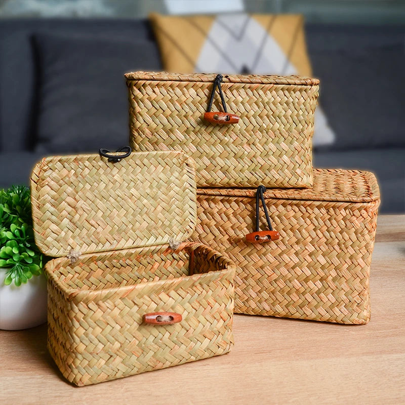 Panier de rangement utilisé comme organisateur de maquillage