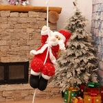 Décoration de Noël 30cm entourée d'autres éléments festifs en vitrine