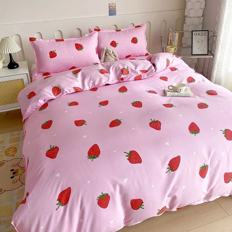 Housse de couette fraise rose vue de près montrant la texture brossée