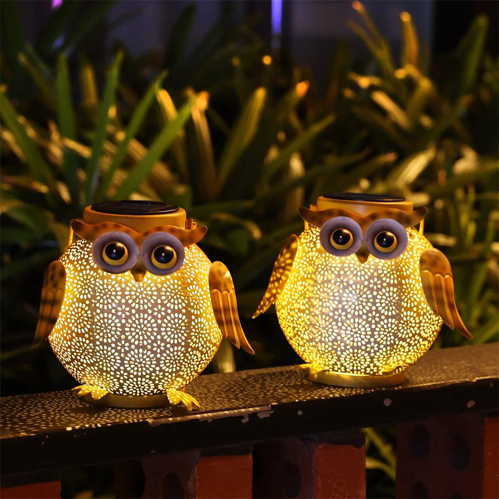 Lanterne hibou solaire allumée la nuit