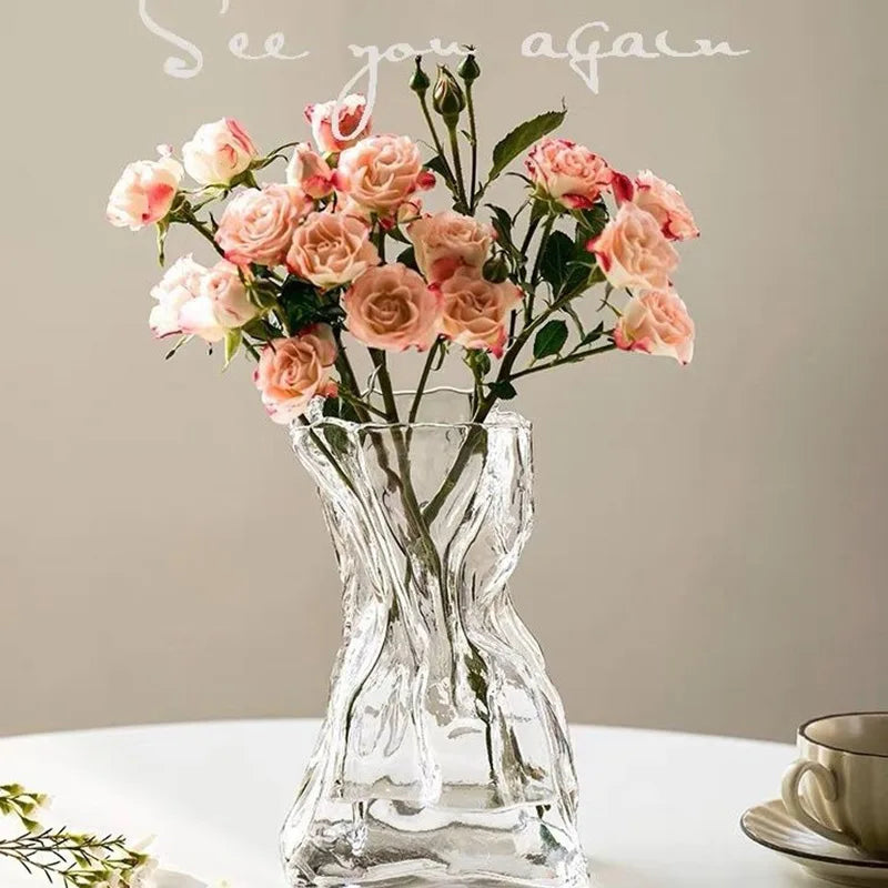 Vase décoratif transparent vue de côté