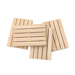 Lot de sous-verres en bois teck sur table en décoration