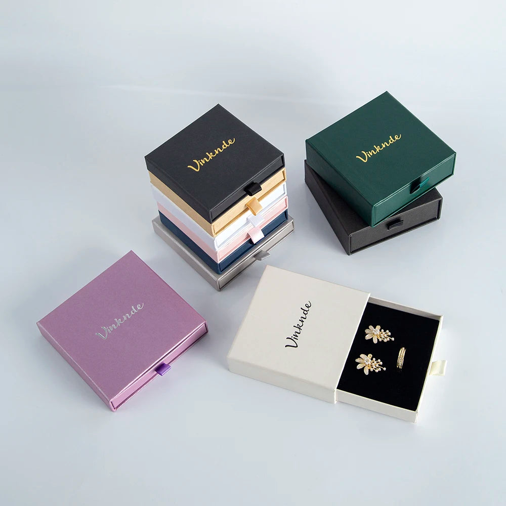 Boîte à bijoux utilisée comme accessoire de voyage