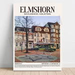 L'image montre une scène pittoresque d'Elmshorn, une ville allemande de Schleswig-Holstein, avec ses maisons traditionnelles à colombages et ses commerces de rue animés.