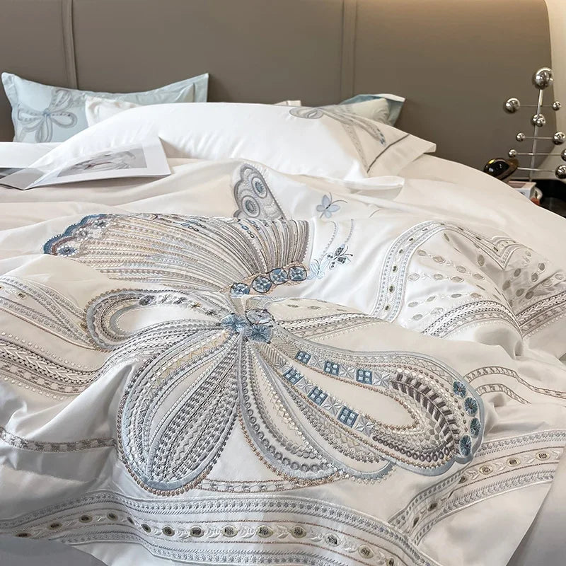 Parure de lit bleu roi avec broderie papillon