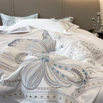 Parure de lit bleu roi avec broderie papillon