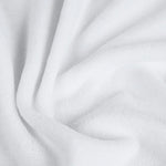 Serviette de plage personnalisée pliée montrant son design moderne