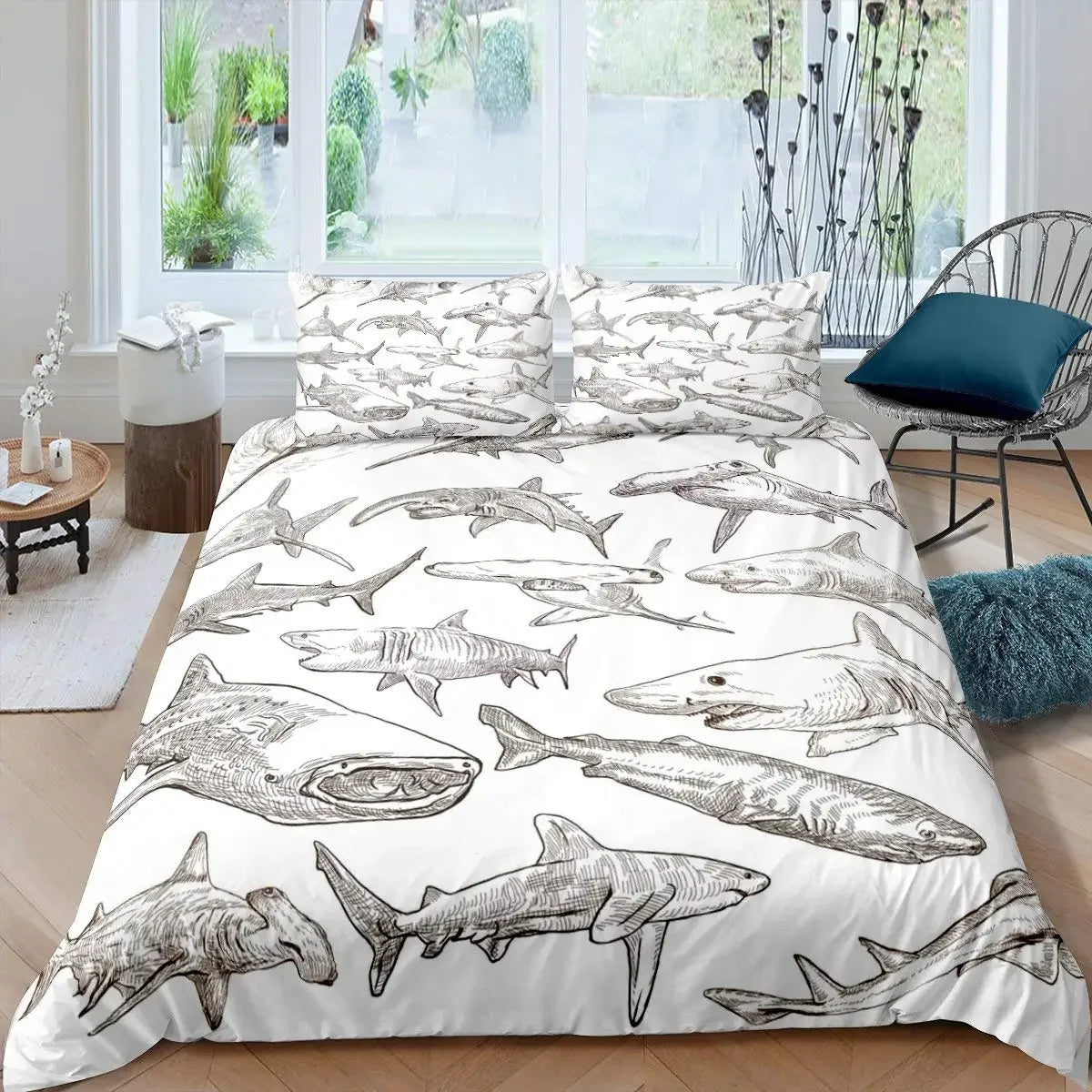 Housse de couette bleue marine dans une chambre d'enfant décorée