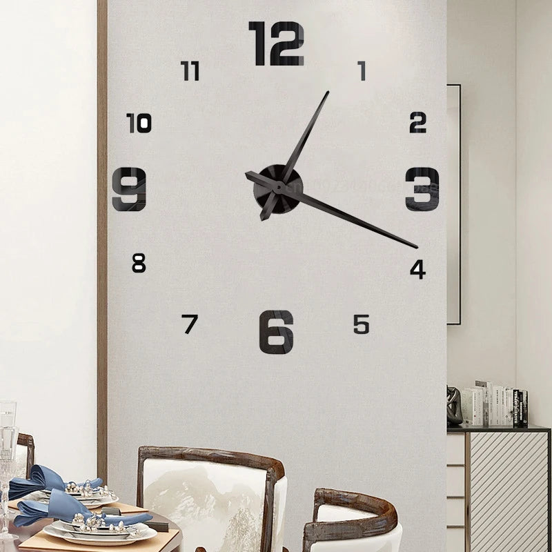 Horloge murale géante 3D en acrylique sans cadre gris dans un salon moderne