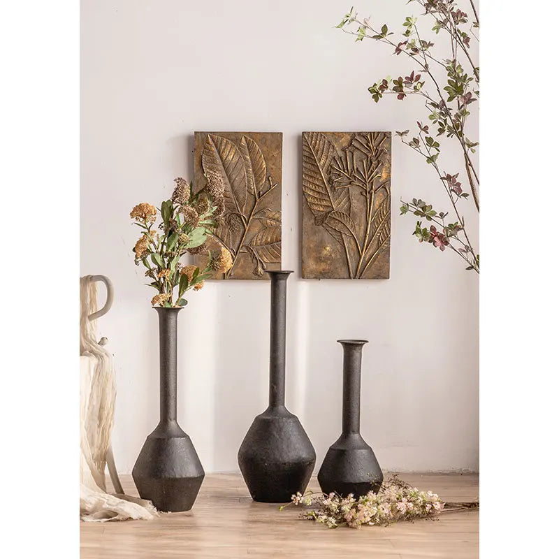 Vase de table haut en métal noir pour décoration