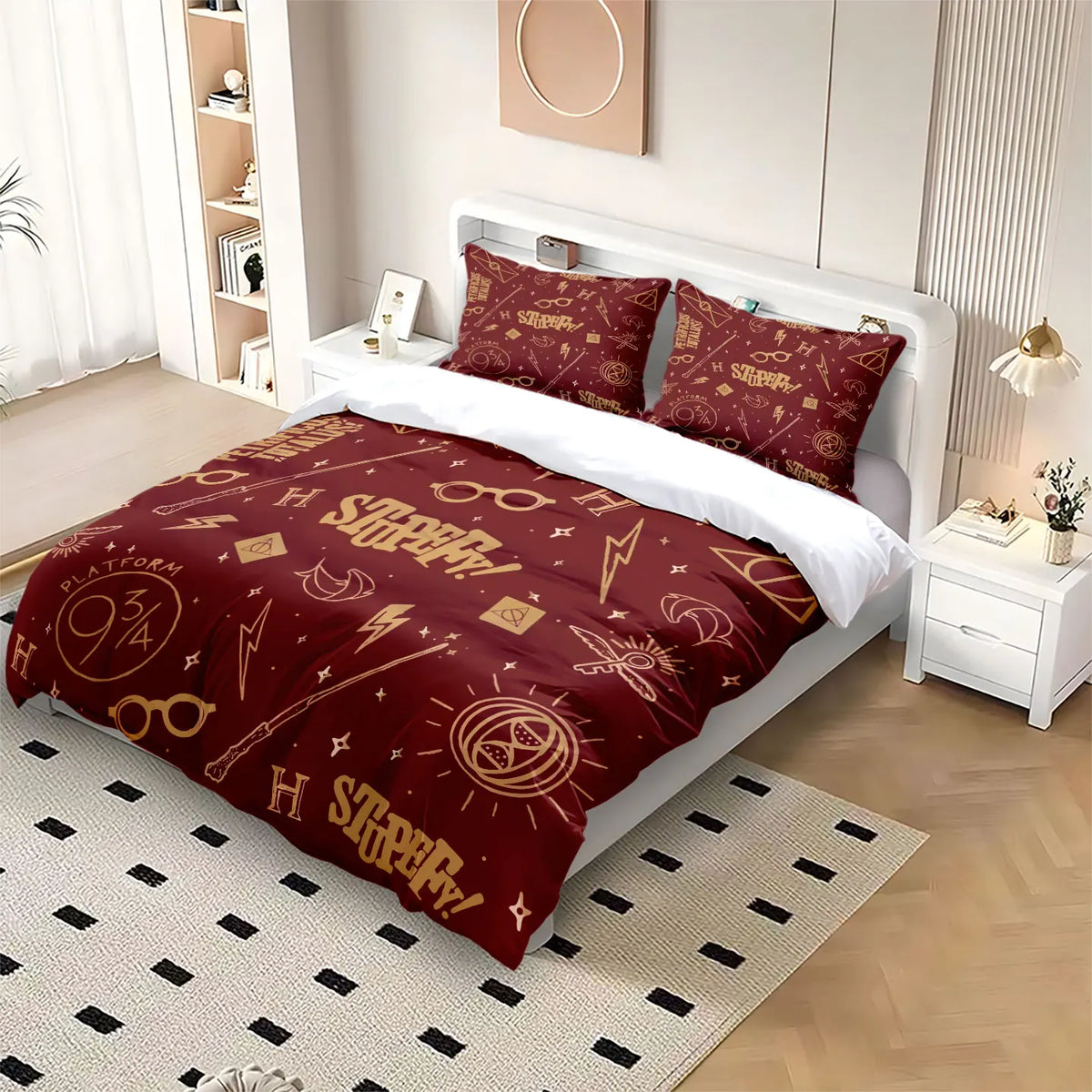 Détail de l'imprimé monde magique sur la housse de couette