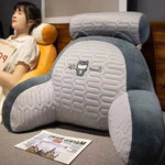 Coussin de tête de lit en mousse mémoire blanc sur un lit moderne
