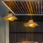 Design moderne du luminaire en rotin naturel