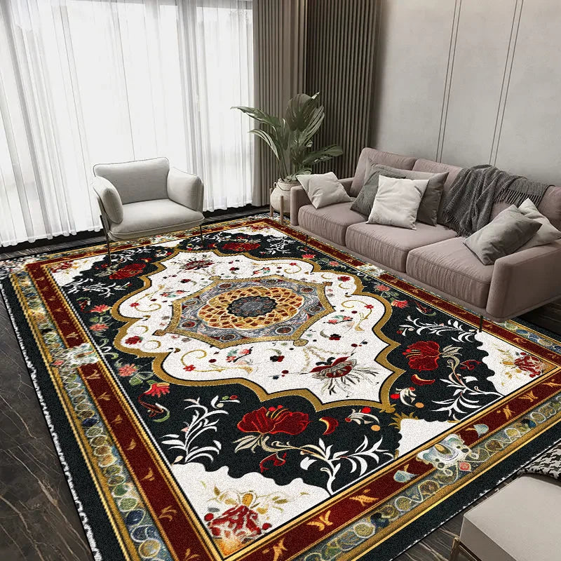 Un tapis coloré et ornemental au motif floral décorant élégamment un salon aux tons neutres.