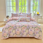Housse de couette en coton imprimée blanche sur un lit moderne