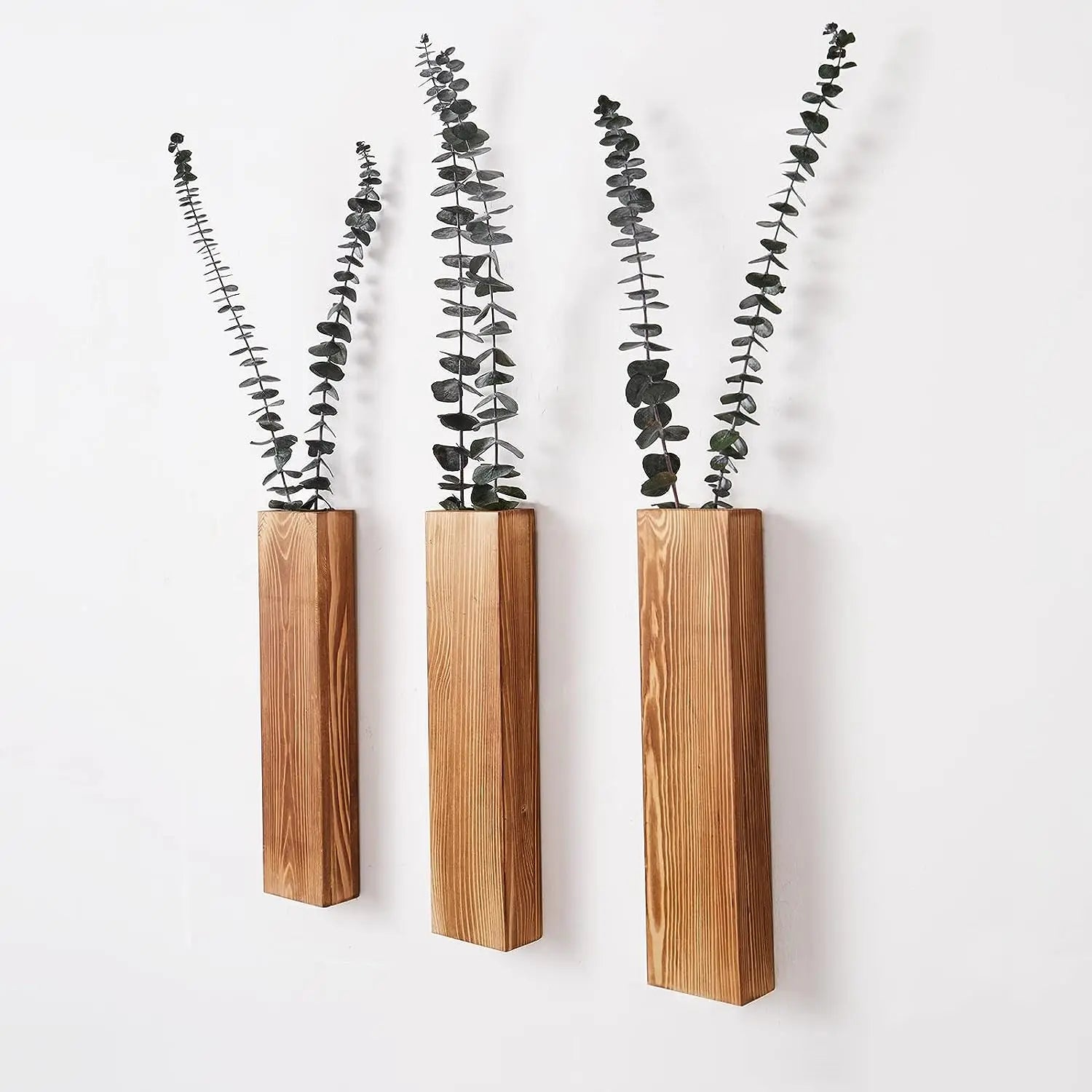 Jardinière murale en bois violette avec plante artificielle