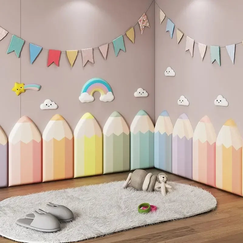 Tête de lit bleue en bois avec design crayon pour décoration enfantine