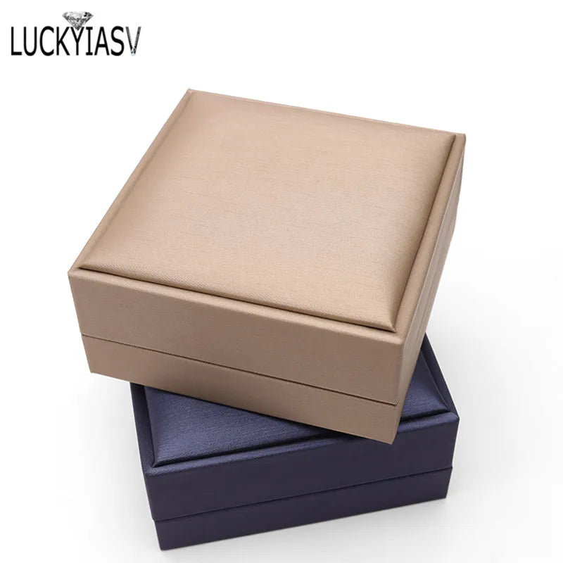 Coffret cadeau bijou en cuir avec collier