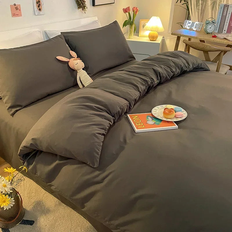 Housse de couette unie violette sur lit double
