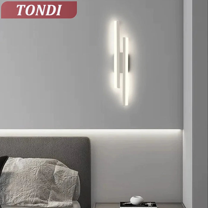 Lumière murale LED moderne argent pour chambre
