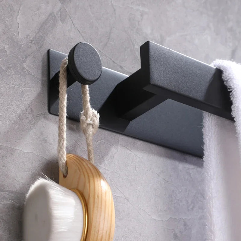 Installation facile accessoires salle de bain sans perçage