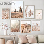Décoration murale beige moderne avec vélo et orchidée