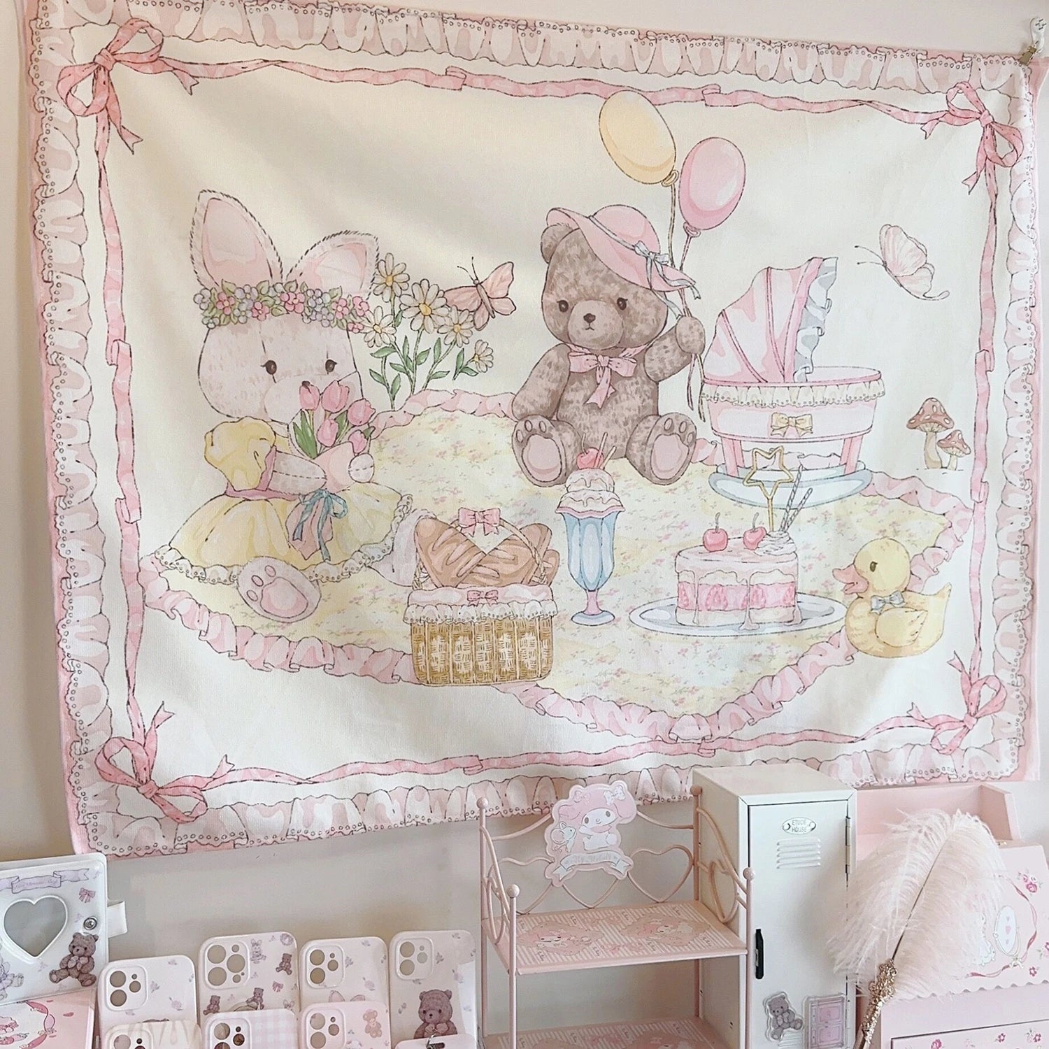 Comparaison des tailles S et M de la tapisserie rose Kawaii