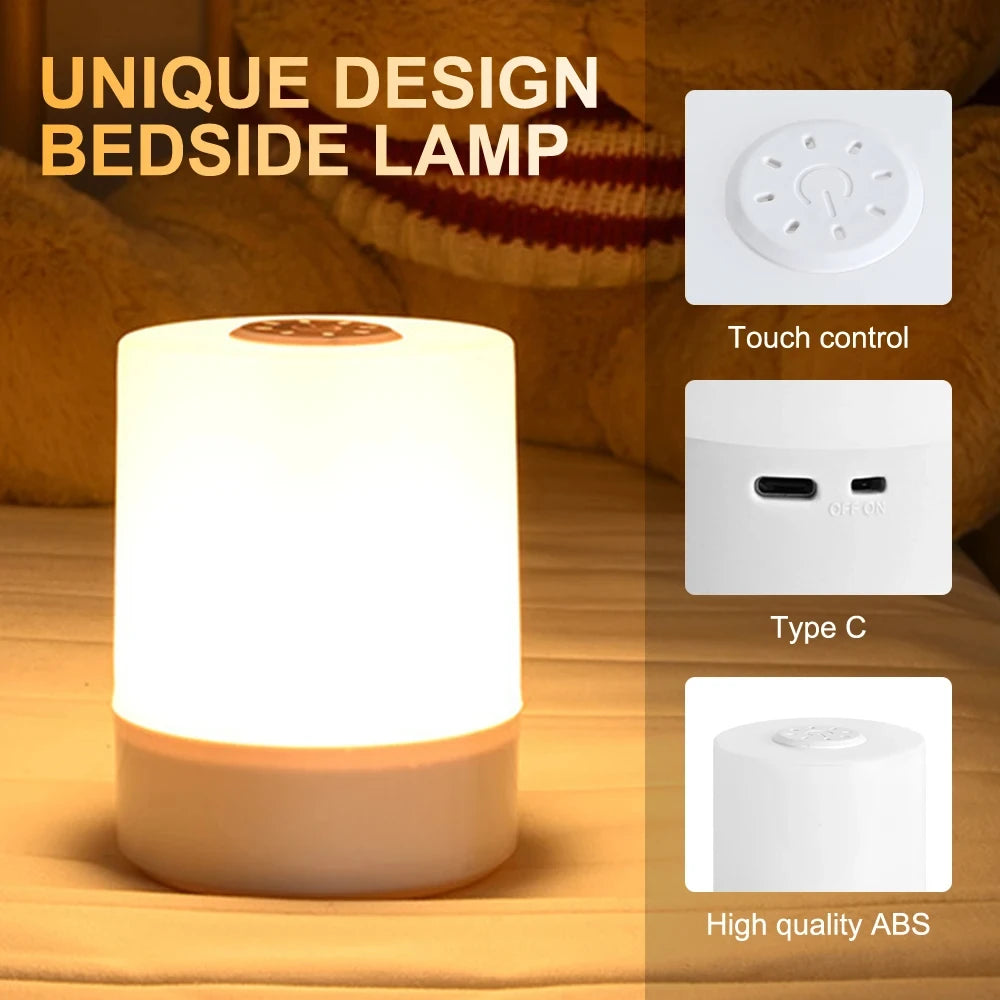Lampe de chevet tactile en cours de recharge via câble USB