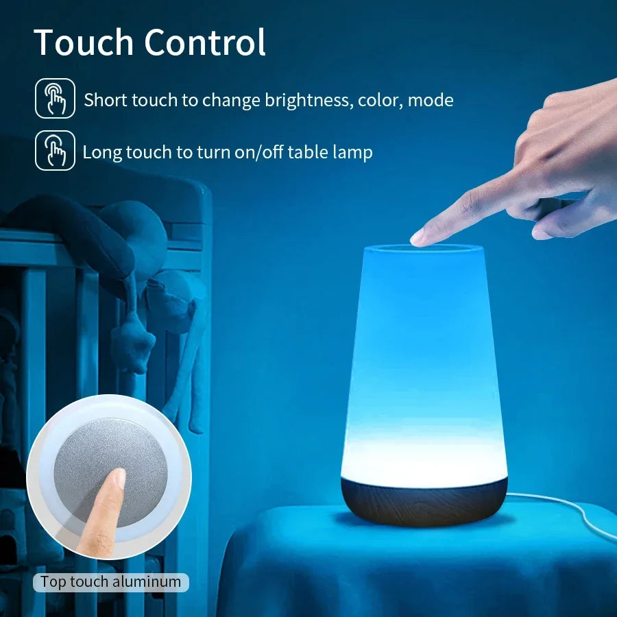 Design moderne de la lampe de chevet dans une chambre décorée